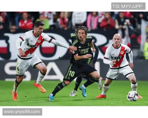 加拿大足球当家球星是谁 解析当代加拿大足球领军人物与影响力