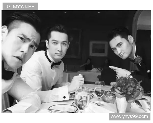 彭于晏与足球球星同框合照展现运动员风采与明星魅力完美融合 彭于晏与足球球星同框合照展现运动员风采与明星魅力完美融合