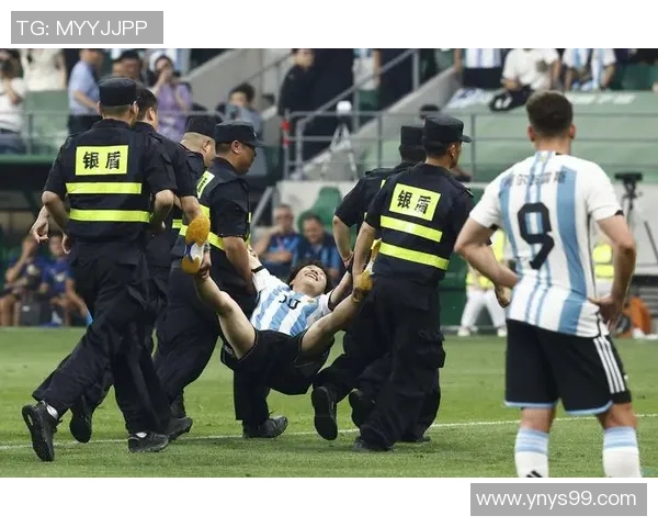 足球巨星女儿球场秀技惊艳全场展现家族天赋引热议